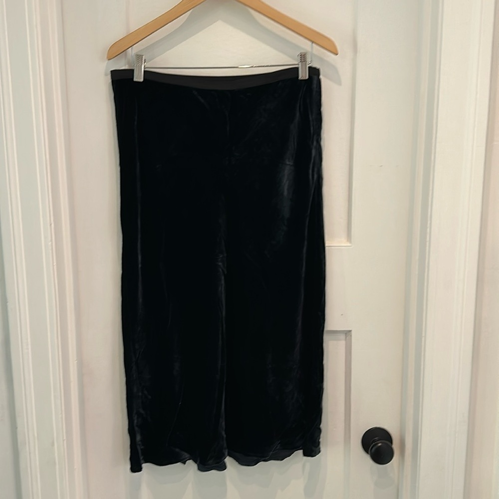 Beautiful rich navy velvet skirt by Vince M